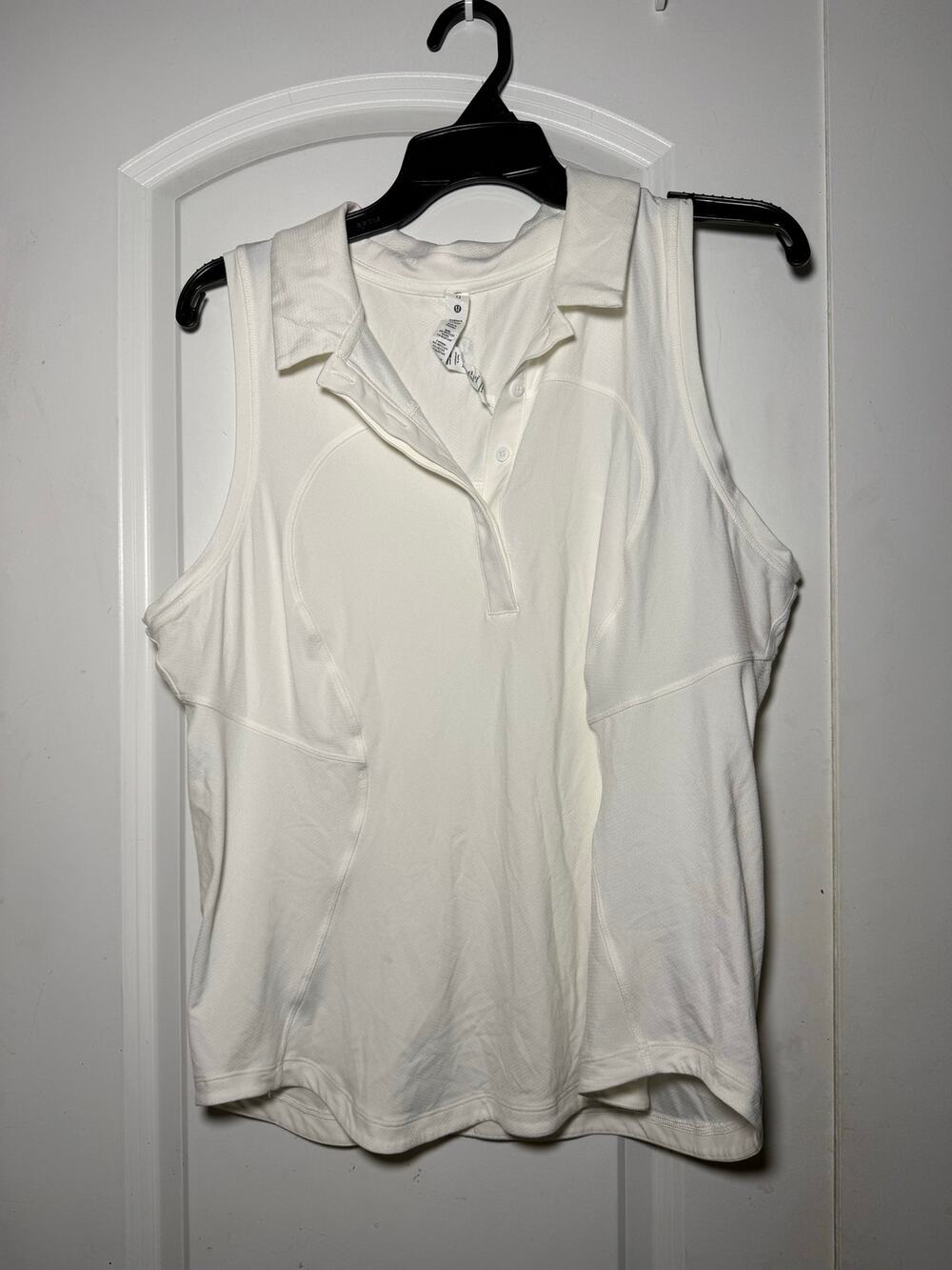 Quick Dry Sleeveless Polo Shirt
Curved Hem